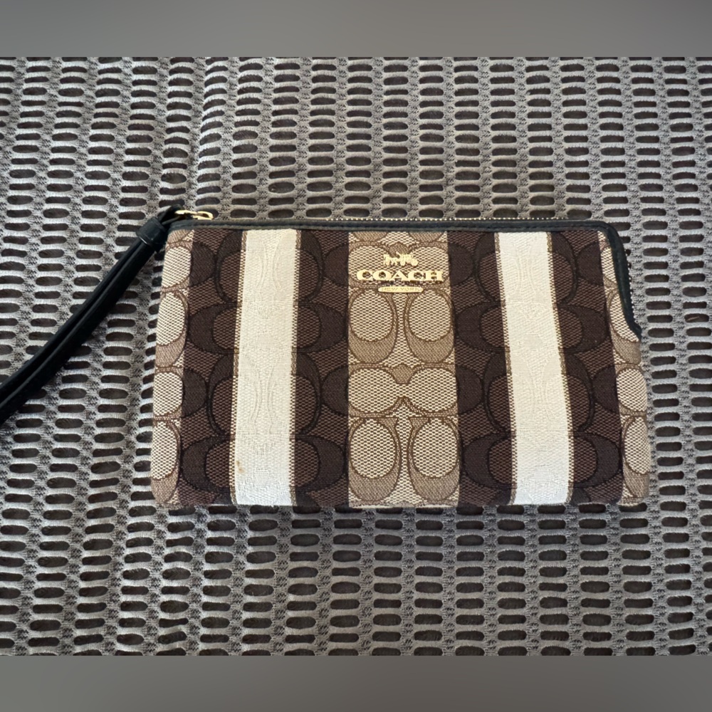 Like New Coach Zip Wristlet Wallet Luxury Jacquard Stripes Brown Cream Signature - Picture 3 of 8
